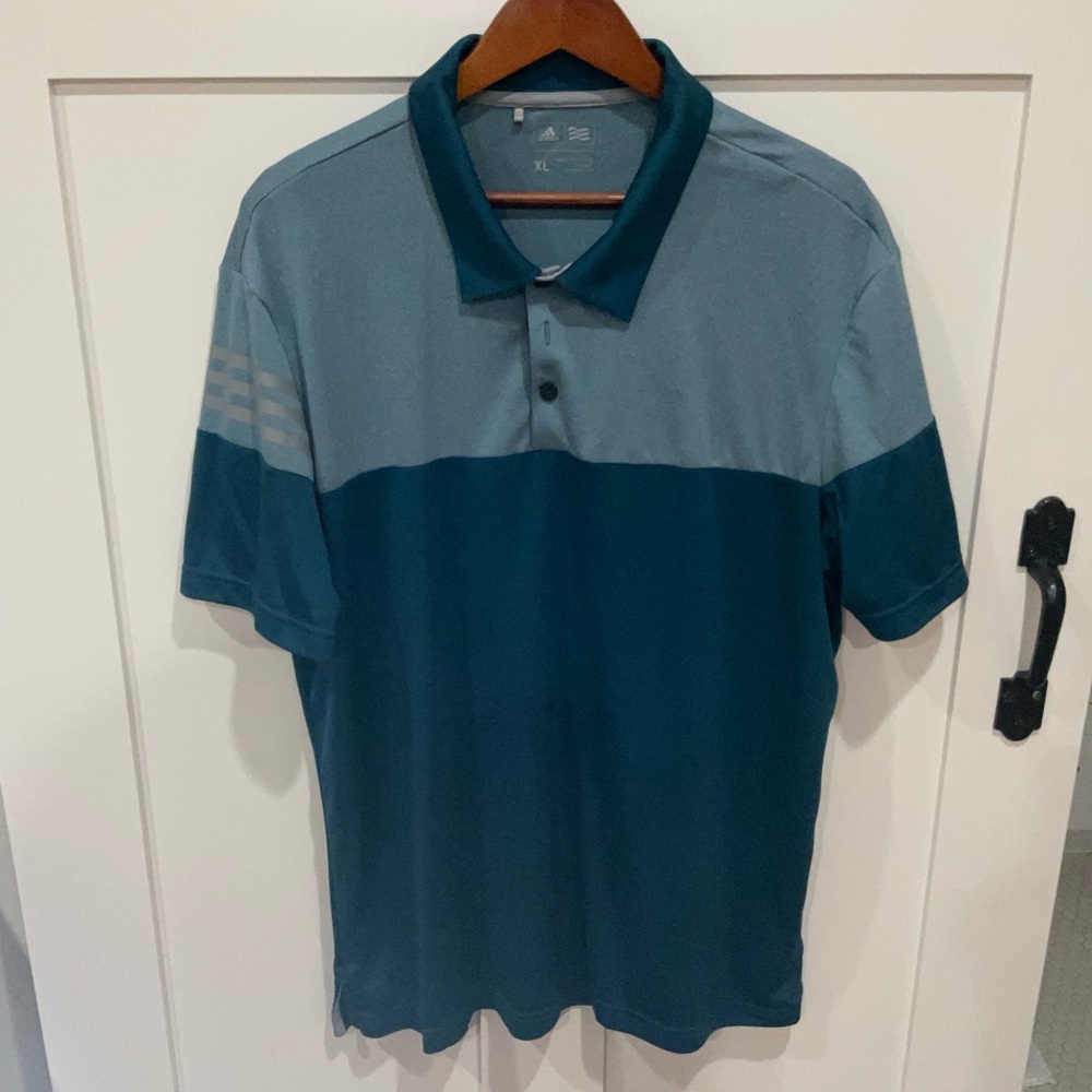 Lightly worn beautiful golf shirt